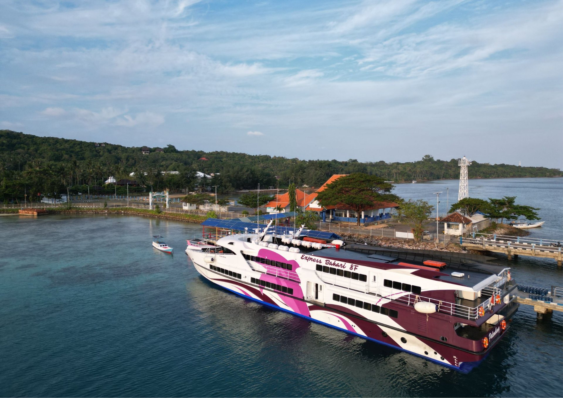 Express Bahari 8F fast boat docked at Karimunjawa
